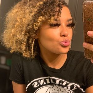 Meet your Posher, Destiny